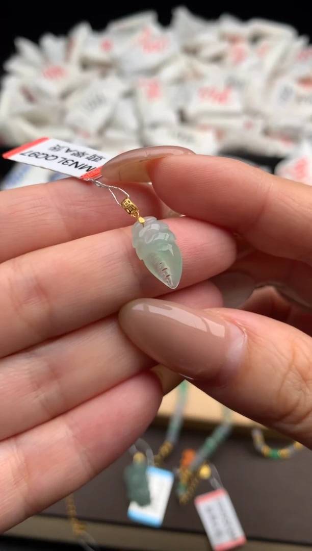 【闪购商品】翡翠颈饰18K金镶嵌   一  61