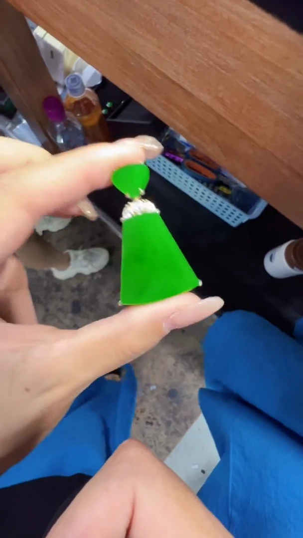 定制翡翠未镶嵌翡翠A货有轻微色差属于正常现象无事牌多样性发货1