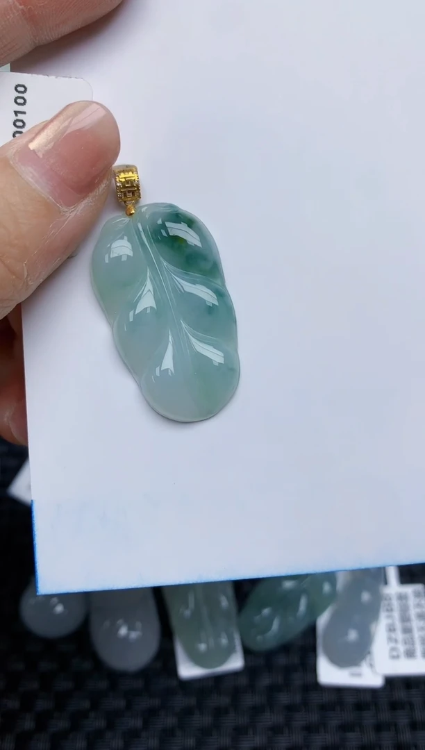 【闪购商品】翡翠颈饰18K金镶嵌天然A货翡翠 55