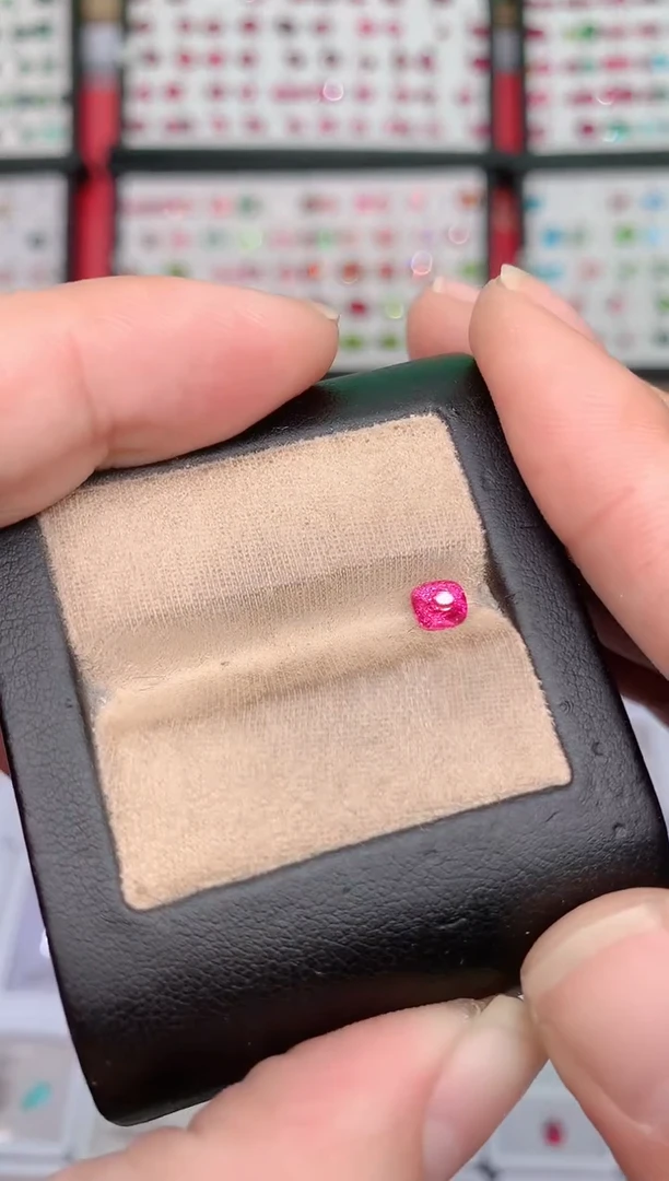 裸石尖晶石0.56ct绝地