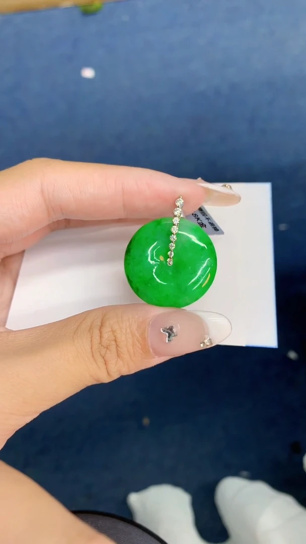 翡翠18K金镶嵌吊坠(不含链)1