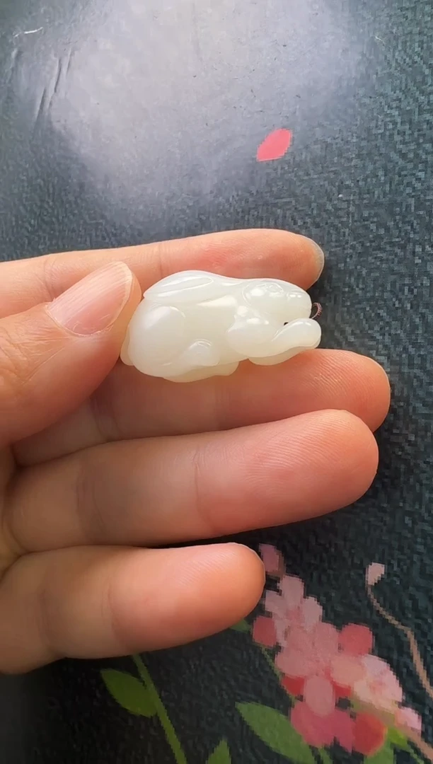 和田玉未镶嵌颈饰吊坠