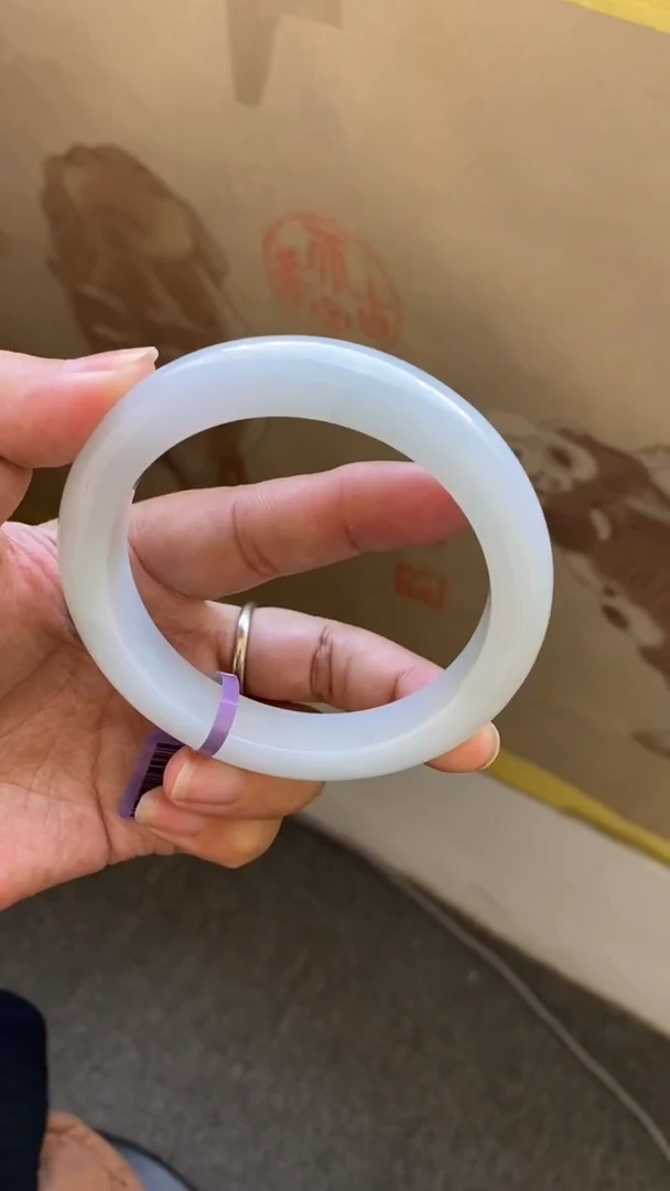 未镶嵌手镯翡翠（果冻胶润无棉）10号有细纹