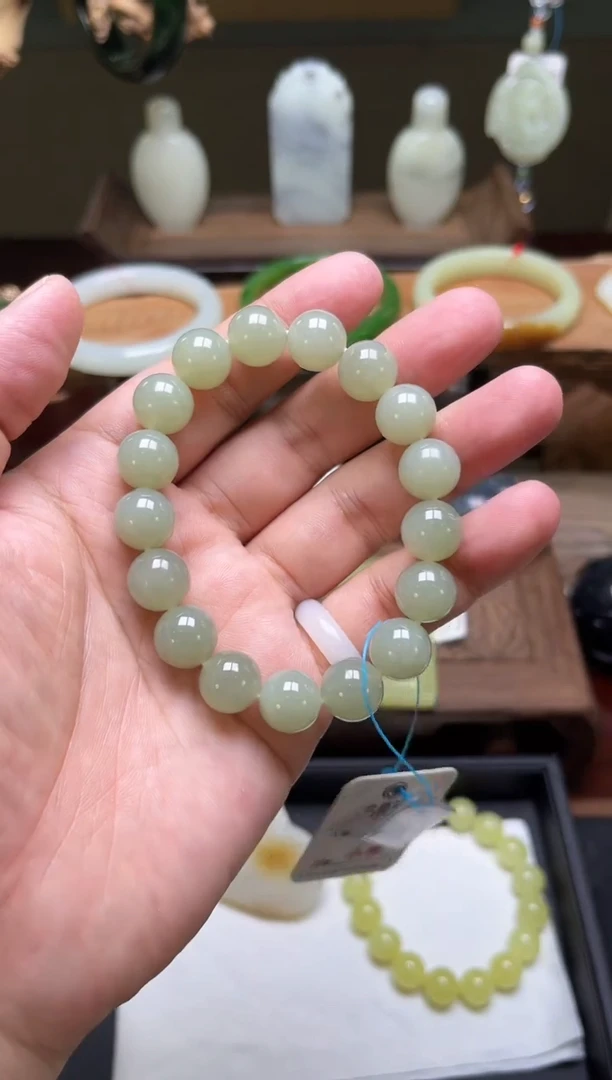 手串未镶嵌和田玉卡12且末青白 圆珠 9009278
