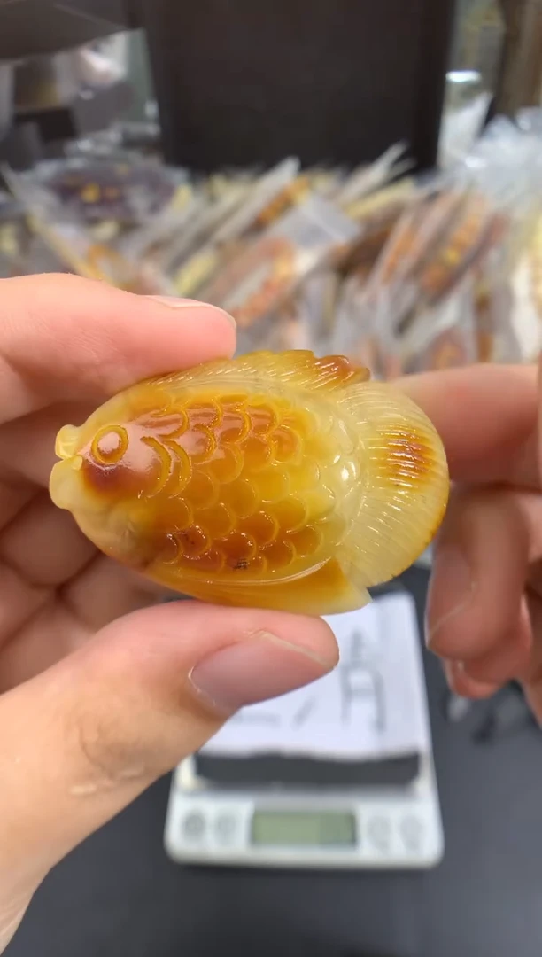 琥珀未镶嵌珠宝奇石1