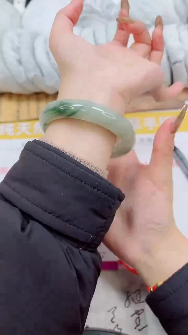 【闪购商品】石英质玉手镯未镶嵌K17-58