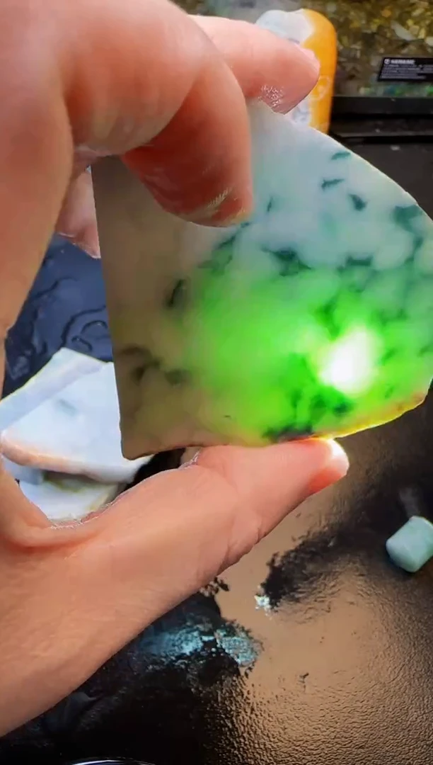 翡翠未镶嵌颈饰天然缅甸A货翡翠618