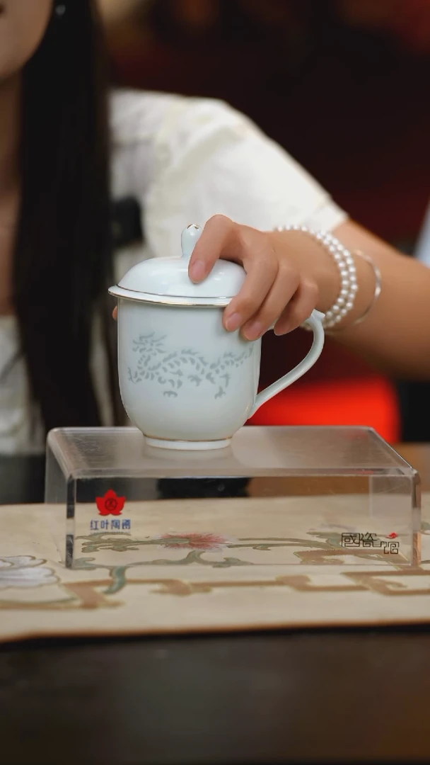 1头青釉龙玲珑描金办公杯套组