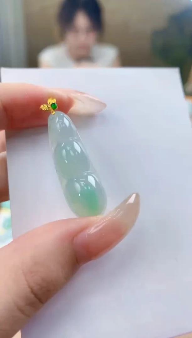 翡翠18K金镶嵌颈饰天然A货翡翠挂件