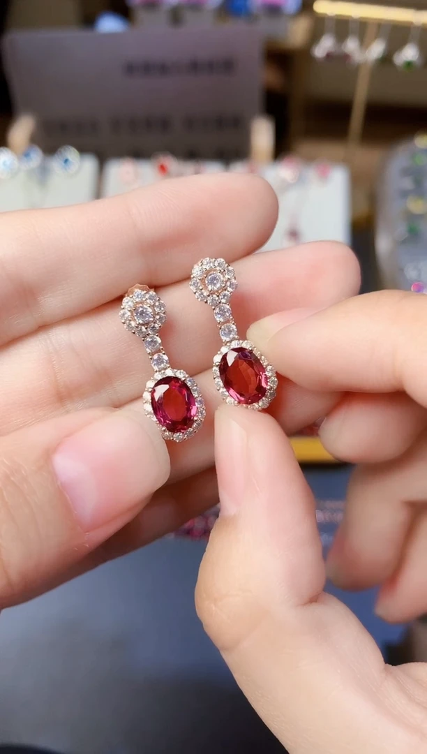 银S925镶嵌耳坠石榴石天然镁铝