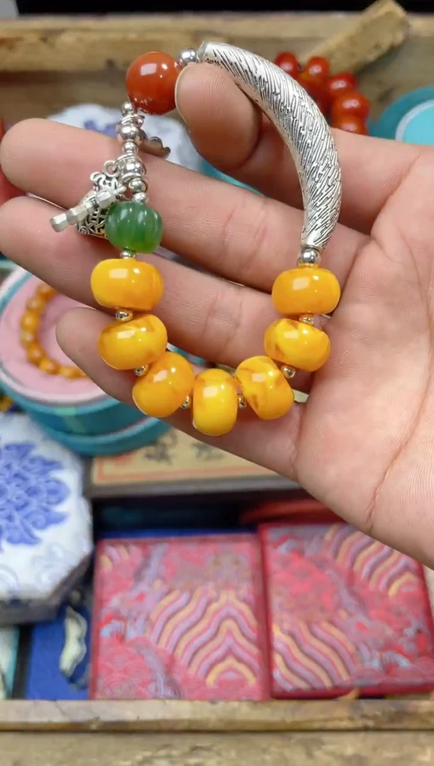 【闪购商品】蜜蜡手镯未镶嵌点击链接下单即可