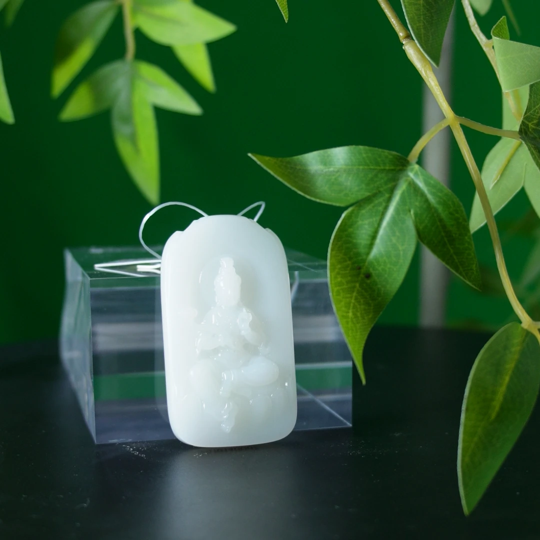 天工凝物· 凝脂白玉持莲观音2510140007