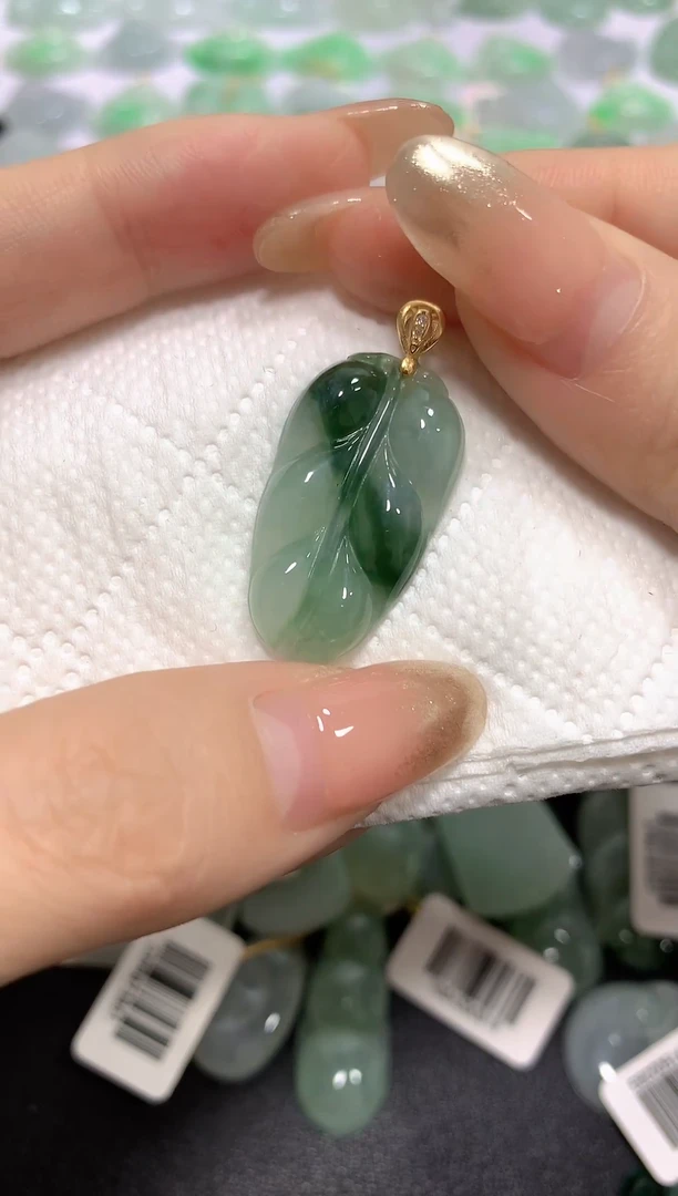 颈饰未镶嵌翡翠A货