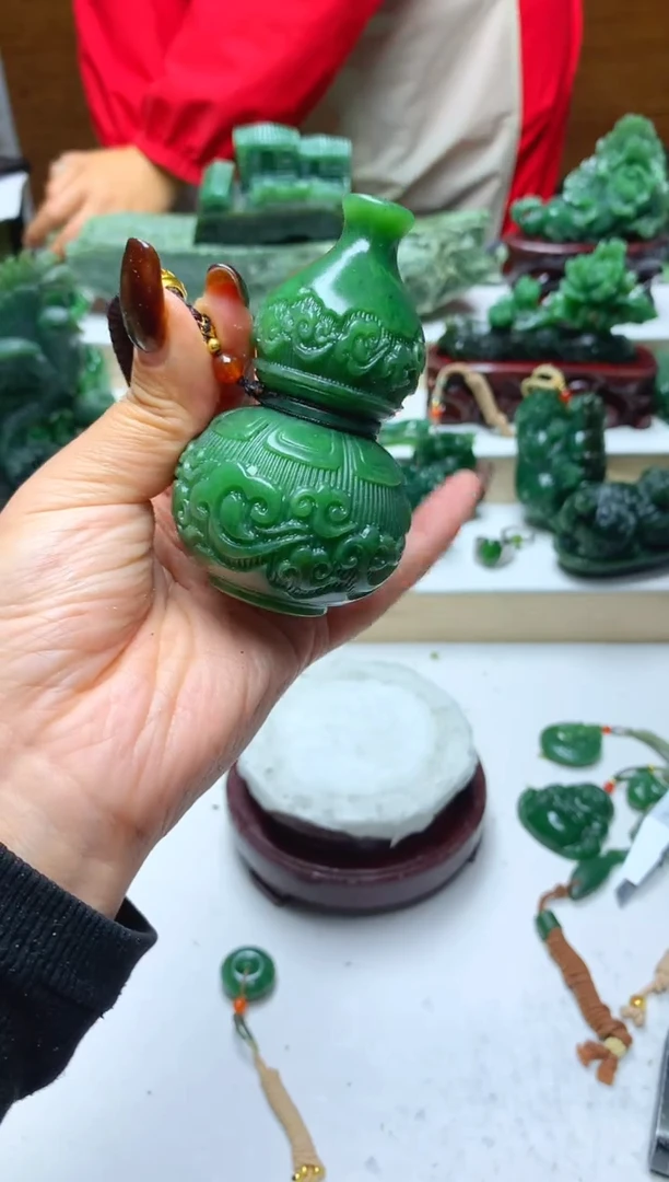 未镶嵌和田玉摆件1