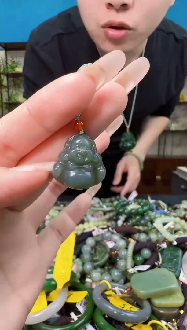 颈饰未镶嵌和田玉多样性发一