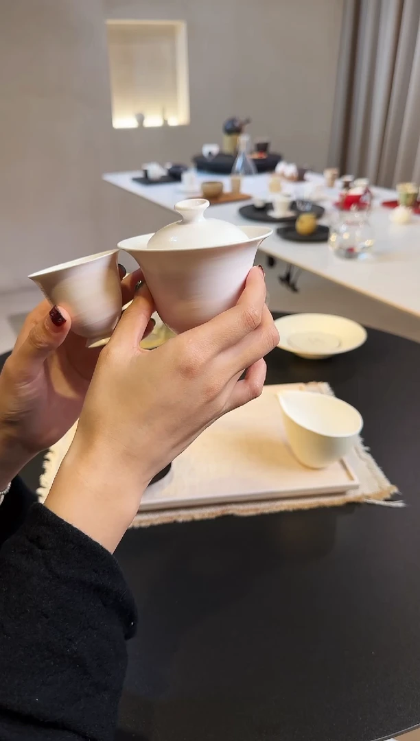 粉白色盖碗+粉白色风铃杯