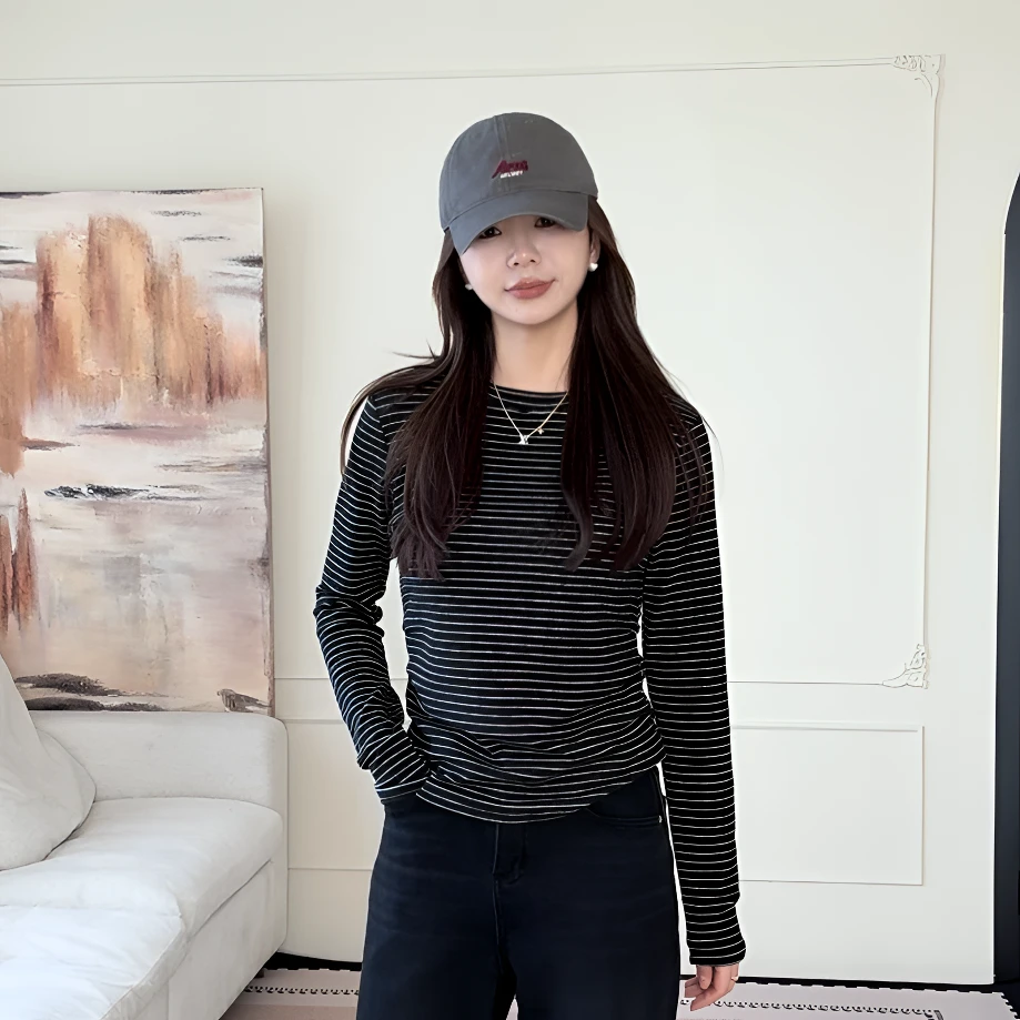 【余欢欢】冬季简约保暖圆领袖口贴布条纹打底T恤-YHW51055