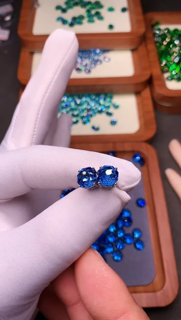 银S925镶嵌耳饰托帕石······