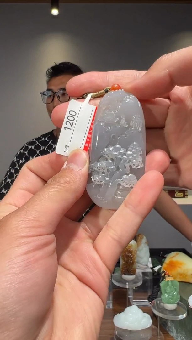 和田玉未镶嵌颈饰1