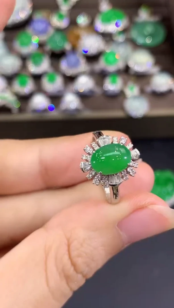 18K金镶嵌戒指翡翠B163