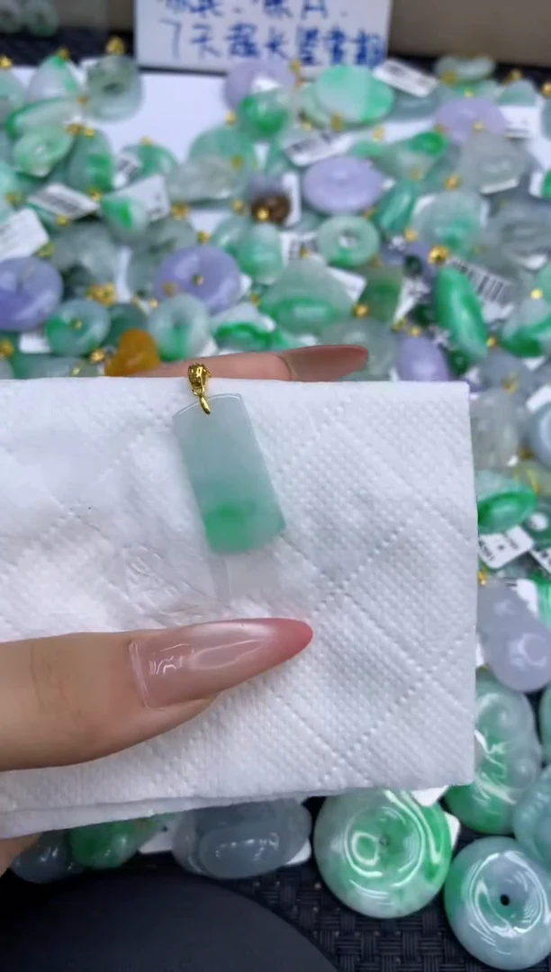 颈饰未镶嵌翡翠天然缅甸A货翡翠