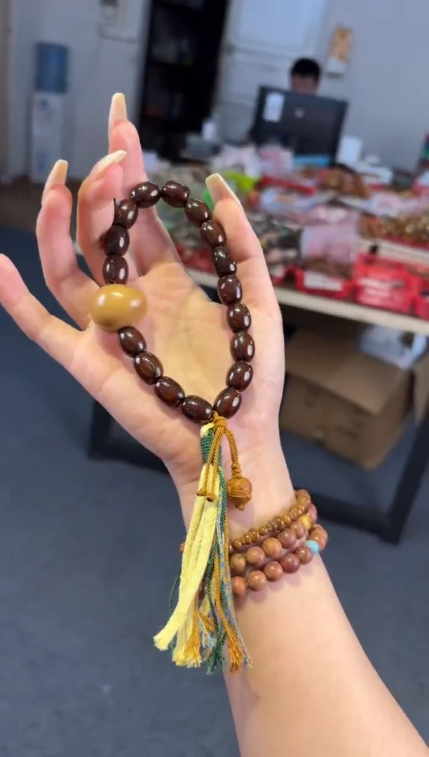 吊坠菩提根/象牙果     紫金鼠卡皮巴拉手持