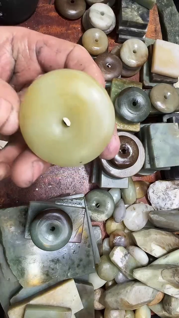 未镶嵌和田玉珠宝半成品1