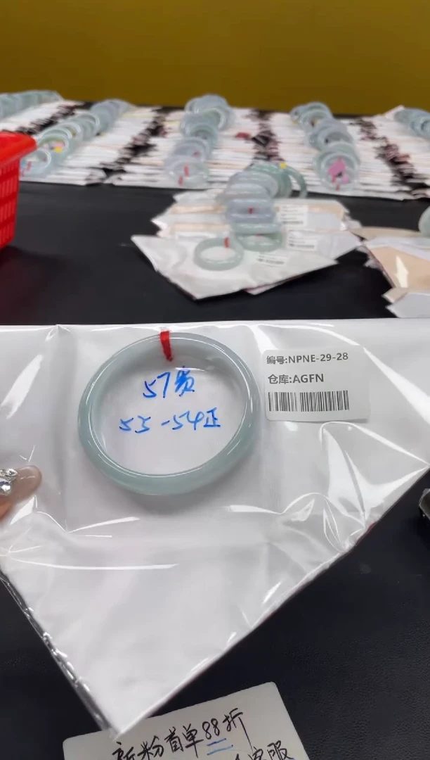 未镶嵌手镯翡翠翡翠手镯