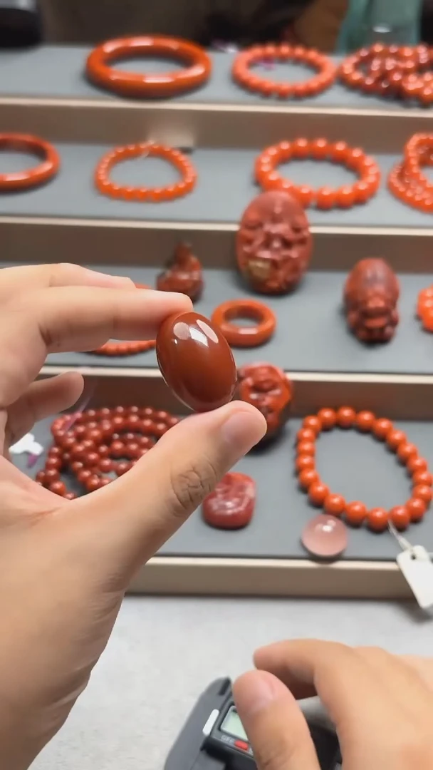 未镶嵌鸽子蛋南红玛瑙牛血红鸽子蛋