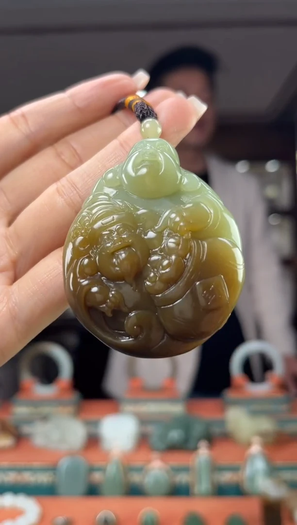 颈饰未镶嵌和田玉佩佩