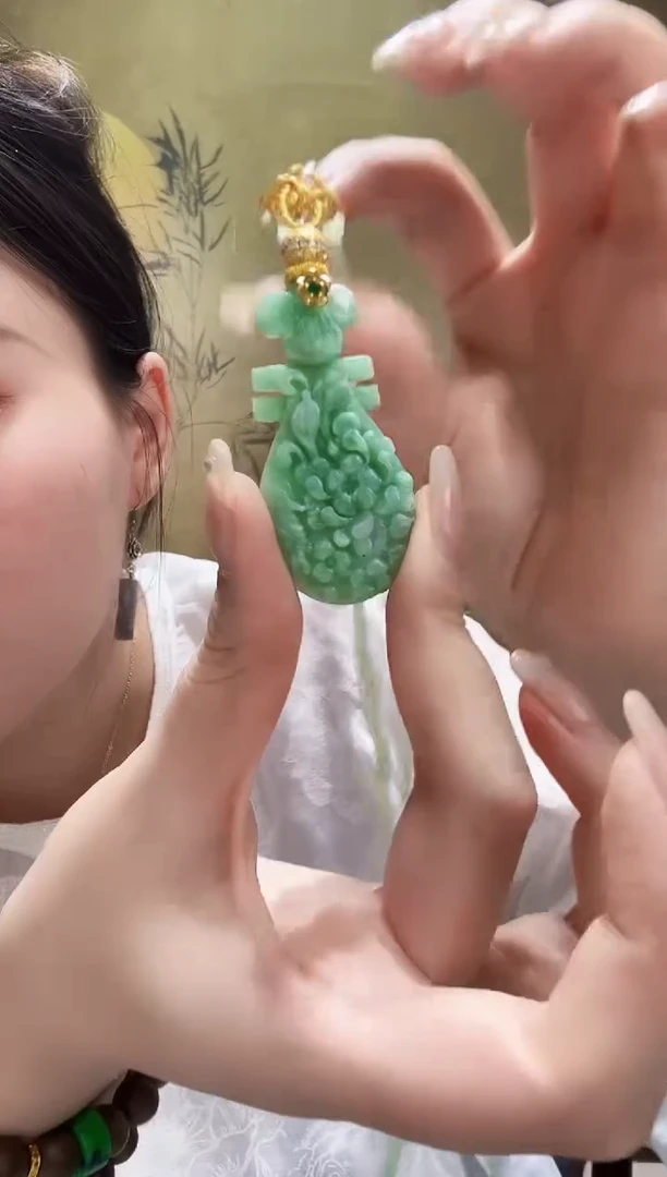 颈饰未镶嵌翡翠吊坠