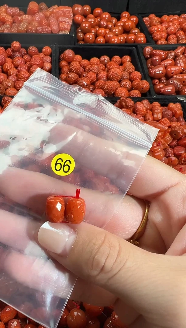 颈饰未镶嵌南红玛瑙1