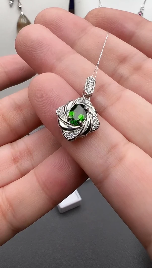 银S925镶嵌透辉石吊坠23