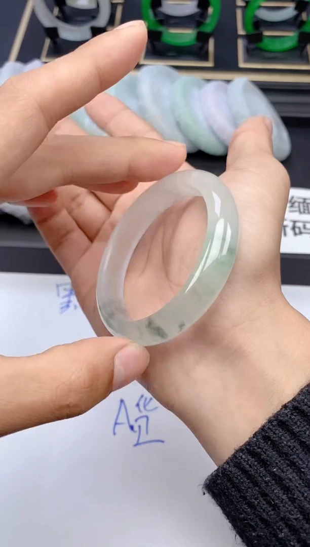 未镶嵌手镯翡翠083