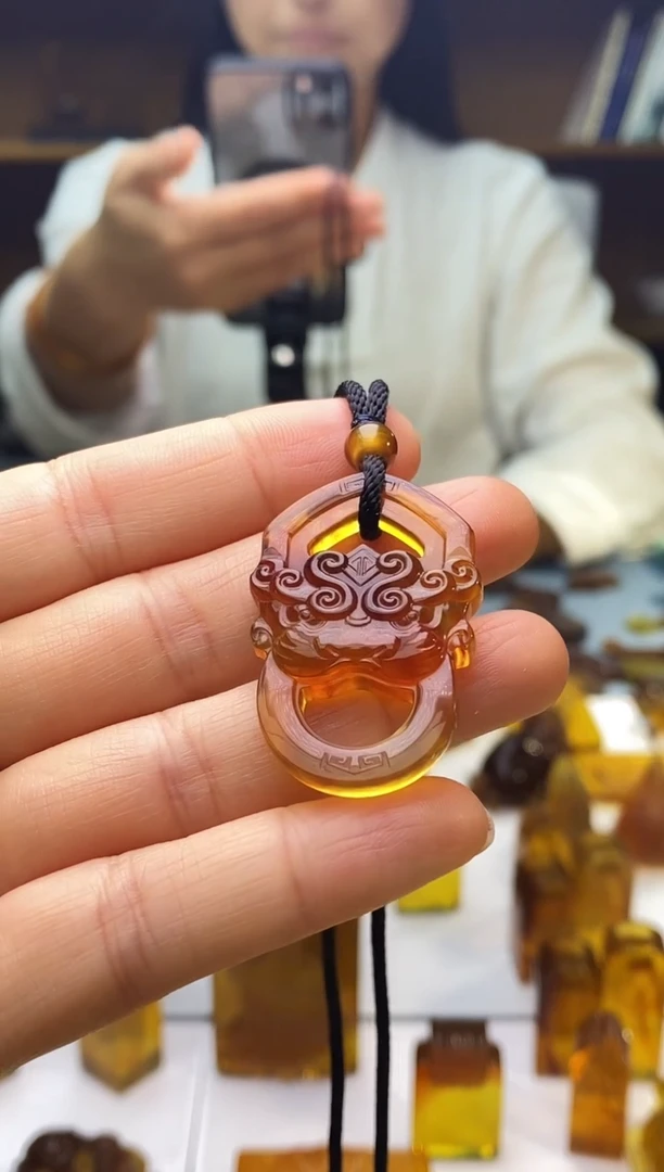 琥珀颈饰未镶嵌SN76-47（经书扣）