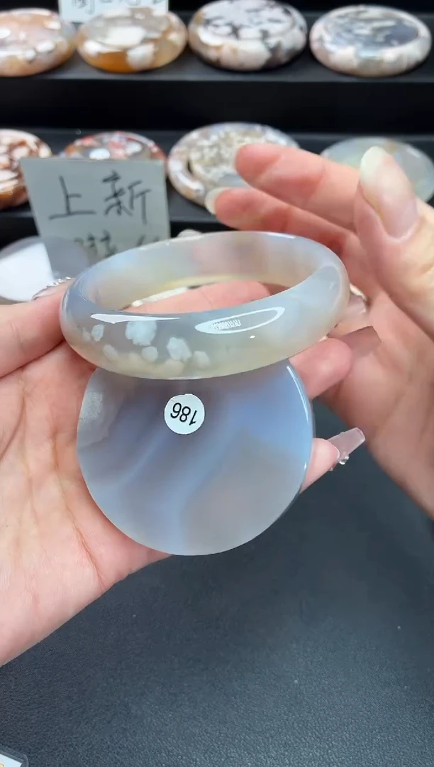 手镯玛瑙/玉髓未镶嵌石英质玉62圈(赠送镯心)圈口建议拍大