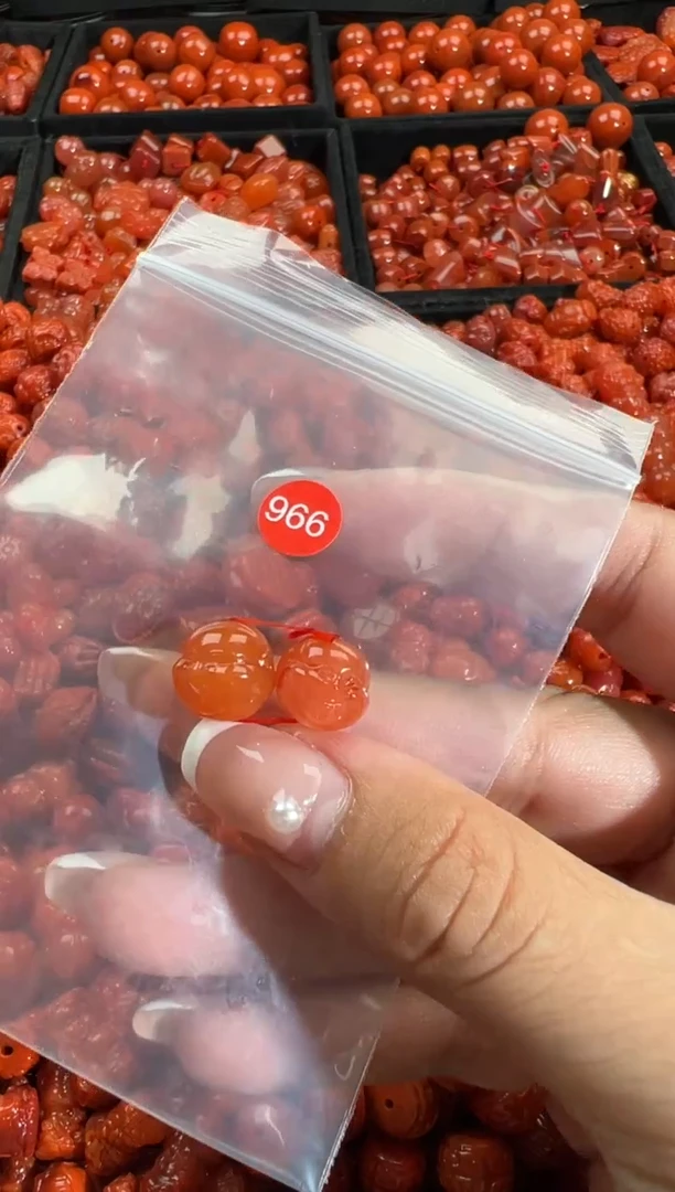 颈饰未镶嵌南红玛瑙1
