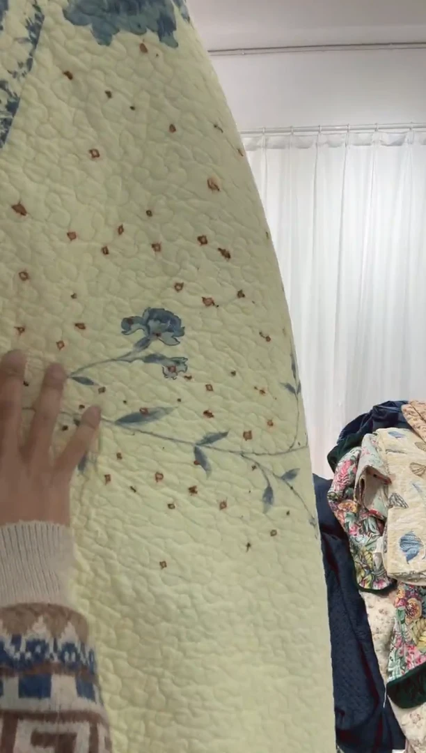棉230*250纯棉床盖83号大破损瑕疵