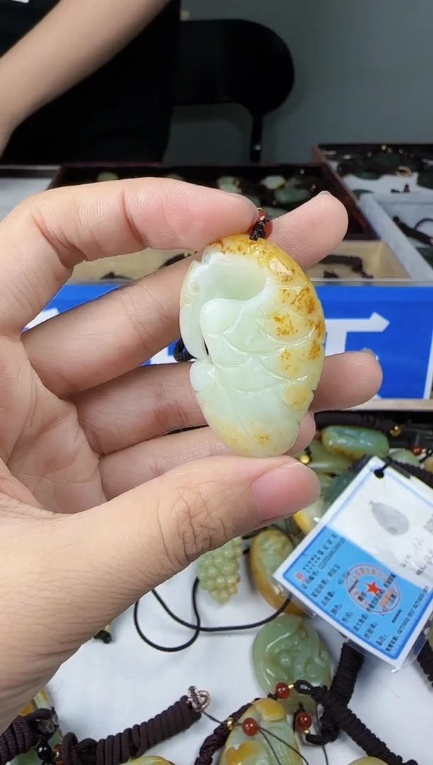 和田玉未镶嵌颈饰1