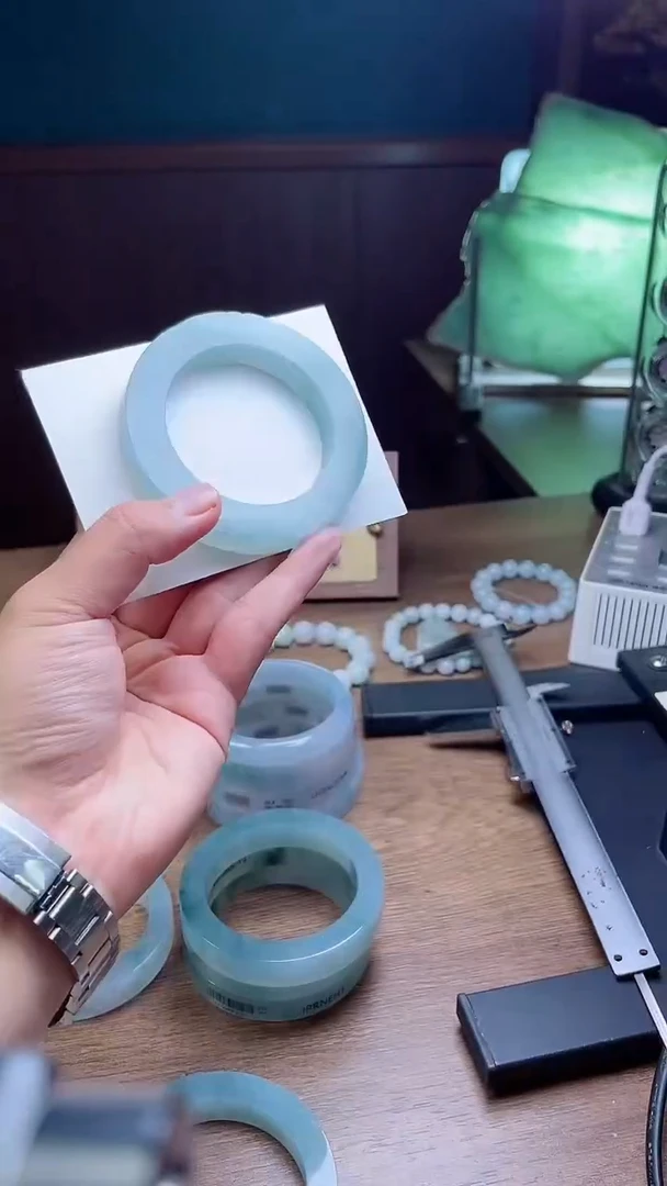 定制翡翠手镯未镶嵌笑*尘定制