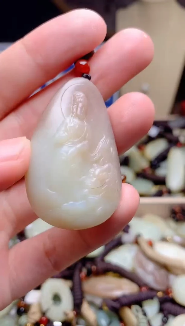 和田玉未镶嵌颈饰1