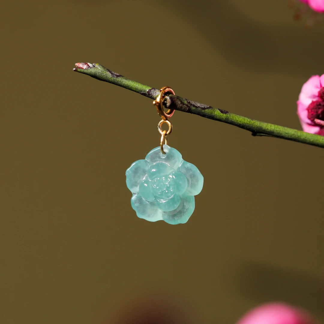 【意婵】《清香》精品天然翡翠雕花吊坠18K金（不含链）-909623