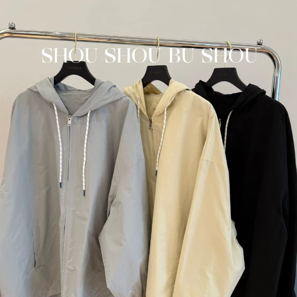 【瘦瘦】阳光同行-春秋三色连帽拉链抽绳休闲开衫冲锋衣外套S01325