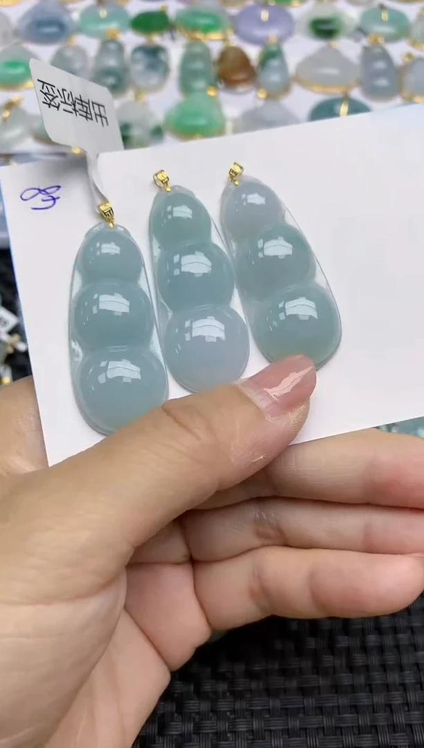 【闪购商品】翡翠颈饰18K金镶嵌天然翡翠多样性发其一