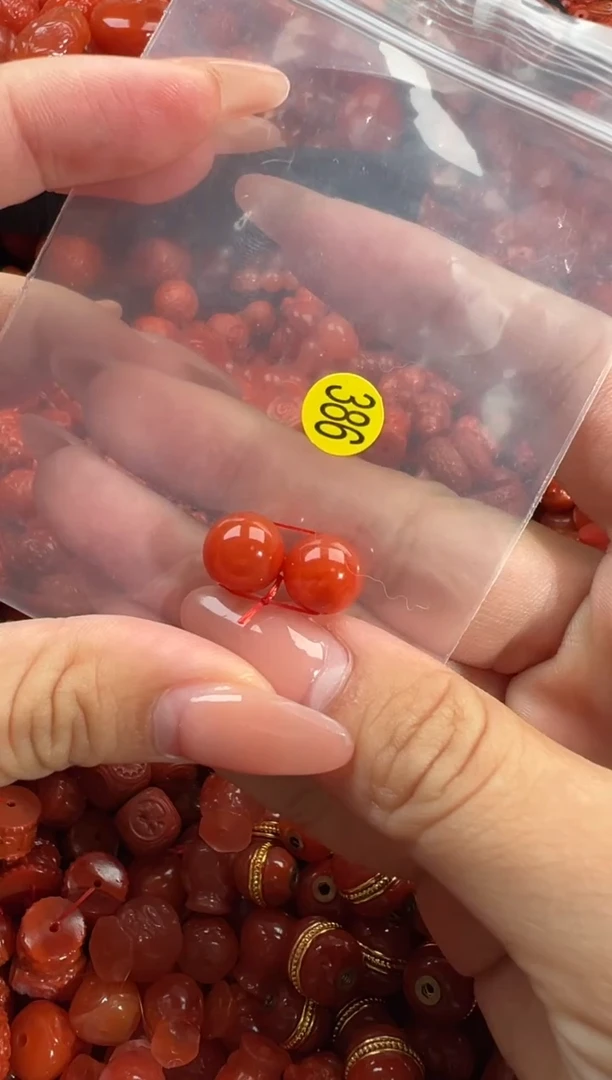 南红玛瑙未镶嵌颈饰1