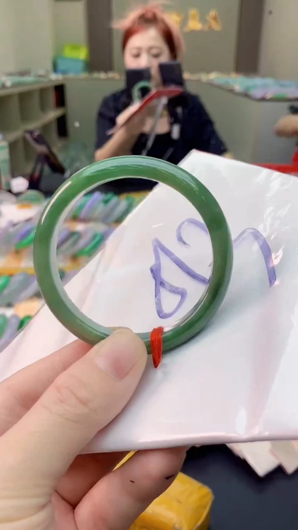 翡翠手镯未镶嵌0247894725