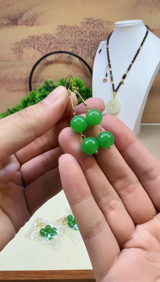 14K金镶嵌和田玉耳饰E242