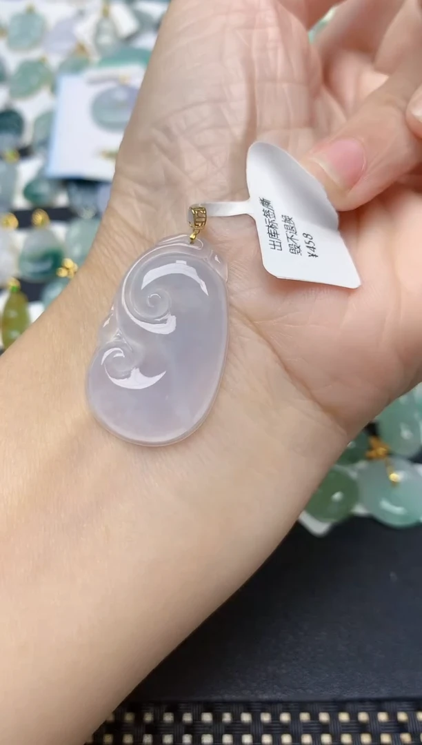 颈饰18K金镶嵌翡翠天然缅甸A货翡翠