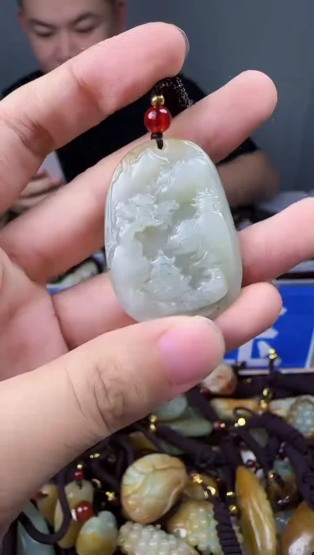 和田玉未镶嵌颈饰1