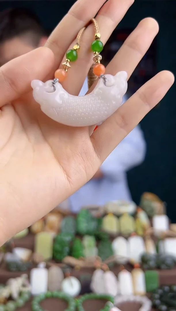 【闪购商品】和田玉颈饰未镶嵌多样性发货 拍一单发一个